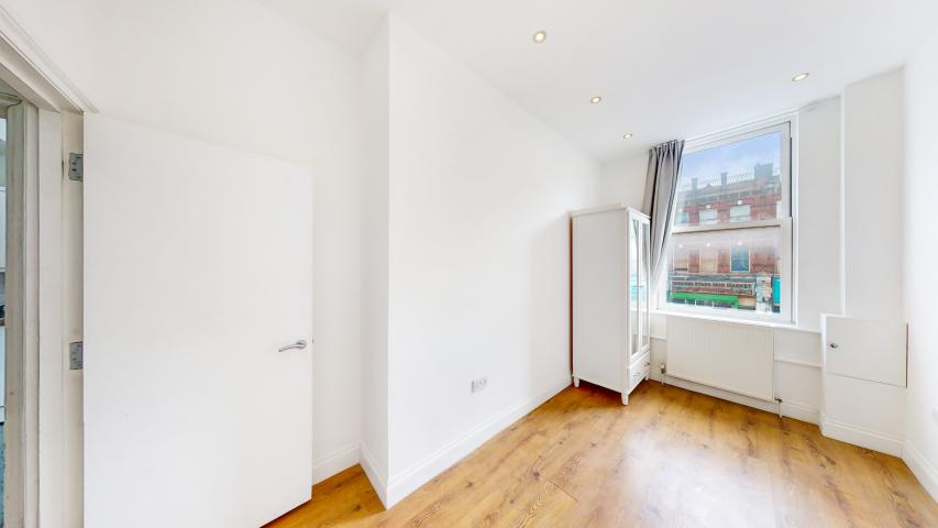 			2 Bedroom, 1 bath, 1 reception Flat			 Cricklewood Broadway, Cricklewood